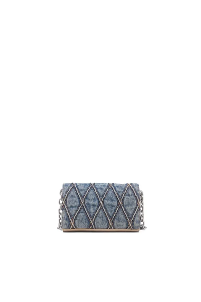 charm-d Geldbörse mit Riemen Geldbörse aus gestepptem Denim mit Argyle-Muster