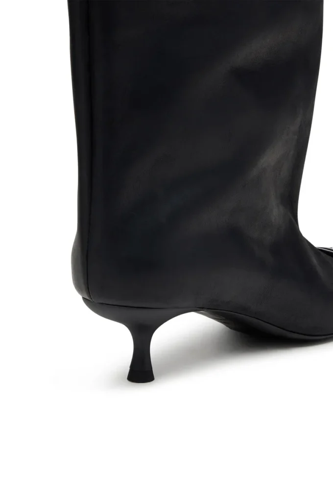 d-venus 40 kb tube D-Venus-Kniehohe Stiefel aus geöltem Leder d-venus 40 kb tube D-Venus-Kniehohe Stiefel aus geöltem Leder