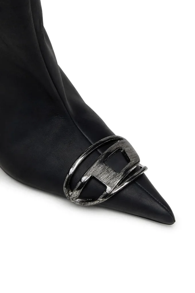 d-venus 40 kb tube D-Venus-Kniehohe Stiefel aus geöltem Leder d-venus 40 kb tube D-Venus-Kniehohe Stiefel aus geöltem Leder