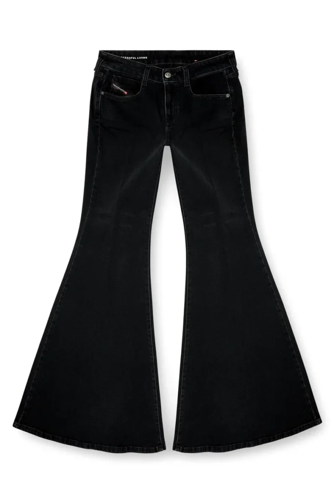 Flare-Jeans 1970 D-Bleess 09m69 Nächstgelegenes Geschäft finden Flare-Jeans 1970 D-Bleess 09m69 Nächstgelegenes Geschäft finden