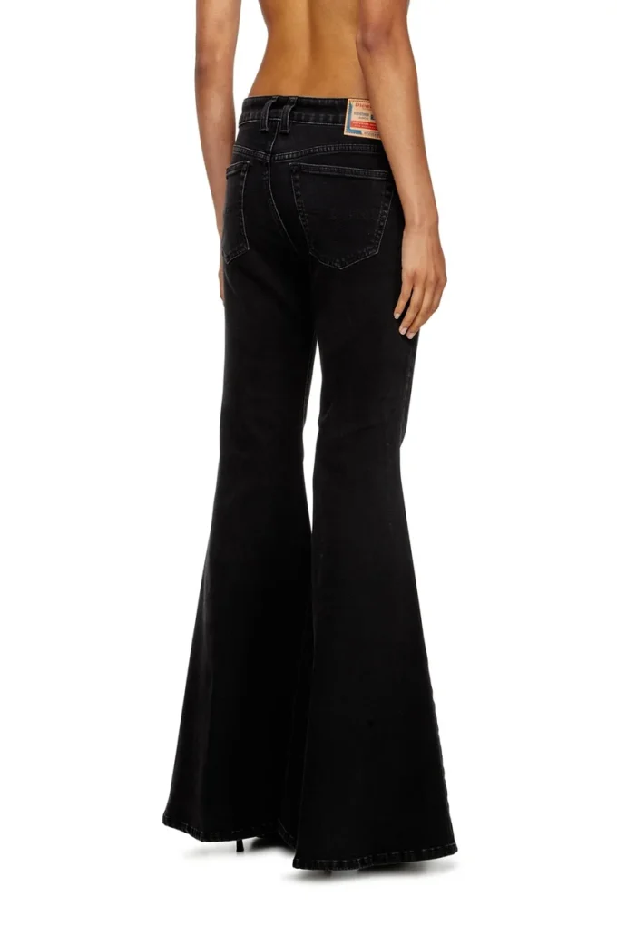 Flare-Jeans 1970 D-Bleess 09m69 Nächstgelegenes Geschäft finden Flare-Jeans 1970 D-Bleess 09m69 Nächstgelegenes Geschäft finden