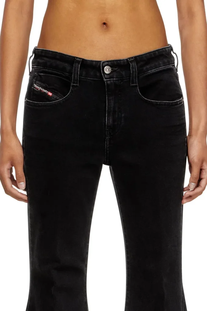 Flare-Jeans 1970 D-Bleess 09m69 Nächstgelegenes Geschäft finden Flare-Jeans 1970 D-Bleess 09m69 Nächstgelegenes Geschäft finden