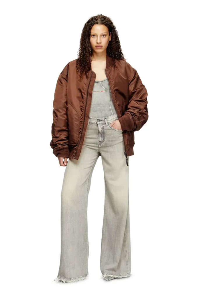 Flare-Jeans 1978 d-akemi 068ru Nächstgelegenes Geschäft finden