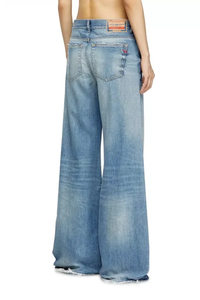 Flare-Jeans 1978 D-Akemi 09m07 Nächstgelegenes Geschäft finden Flare-Jeans 1978 D-Akemi 09m07 Nächstgelegenes Geschäft finden