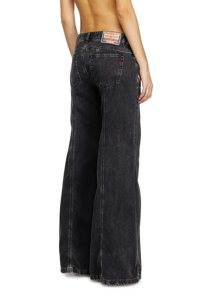 Flare-Jeans d-akii 068hn Nächstgelegenes Geschäft finden