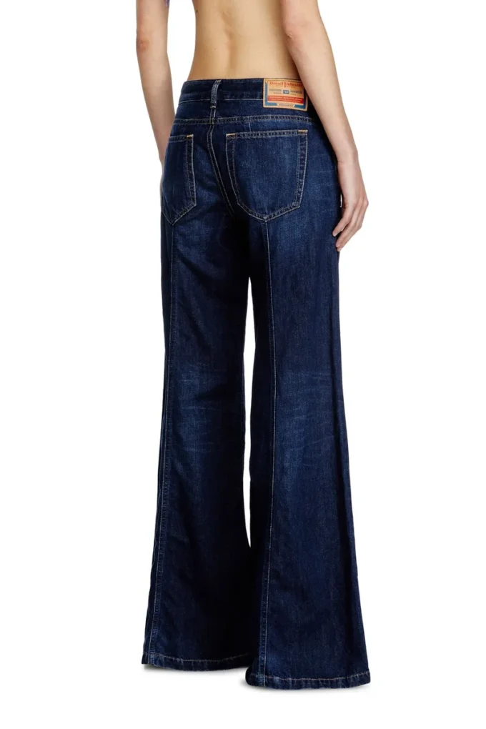 Flare-Jeans d-akii 068ra Nächstgelegenes Geschäft finden