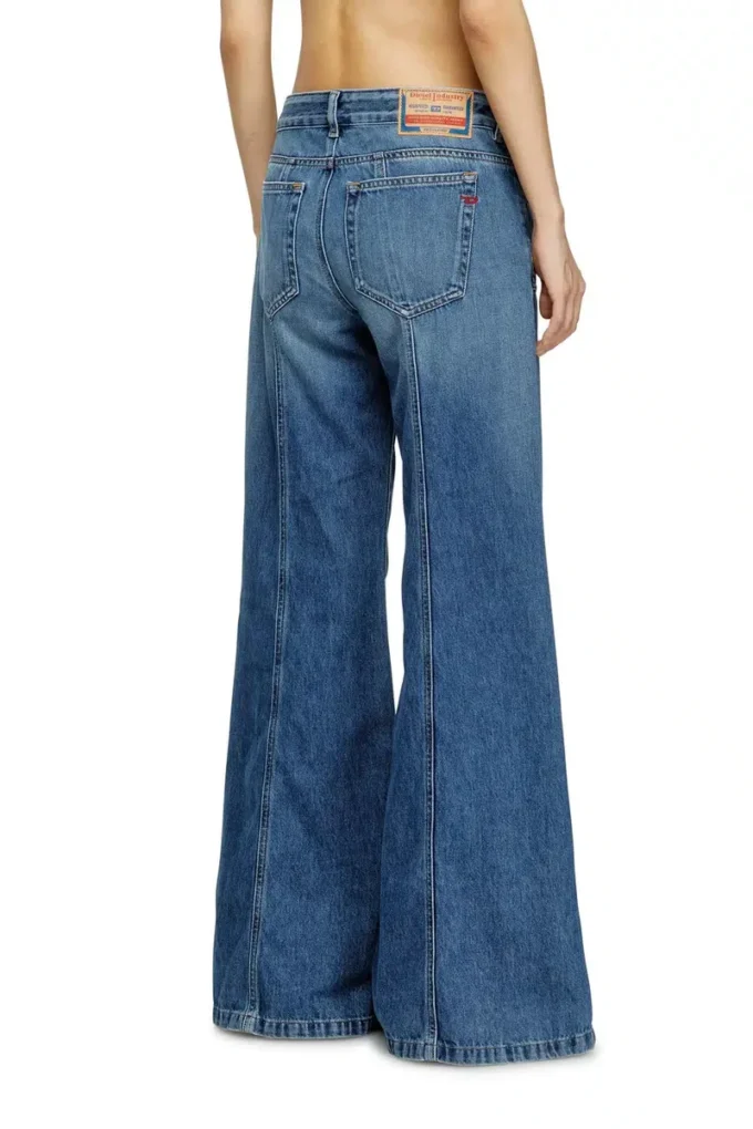 Flare-Jeans D-Akii 09m56 Nächstgelegenes Geschäft finden