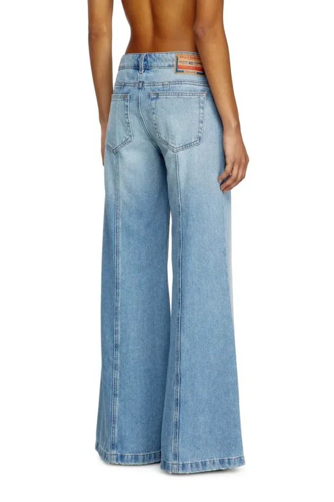 Flare-Jeans D-Akii 0clba Nächstgelegenes Geschäft finden