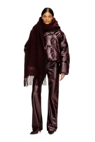 fr-w-illey Burgunderrote Pufferjacke mit Kapuze aus beschichtetem Stoff