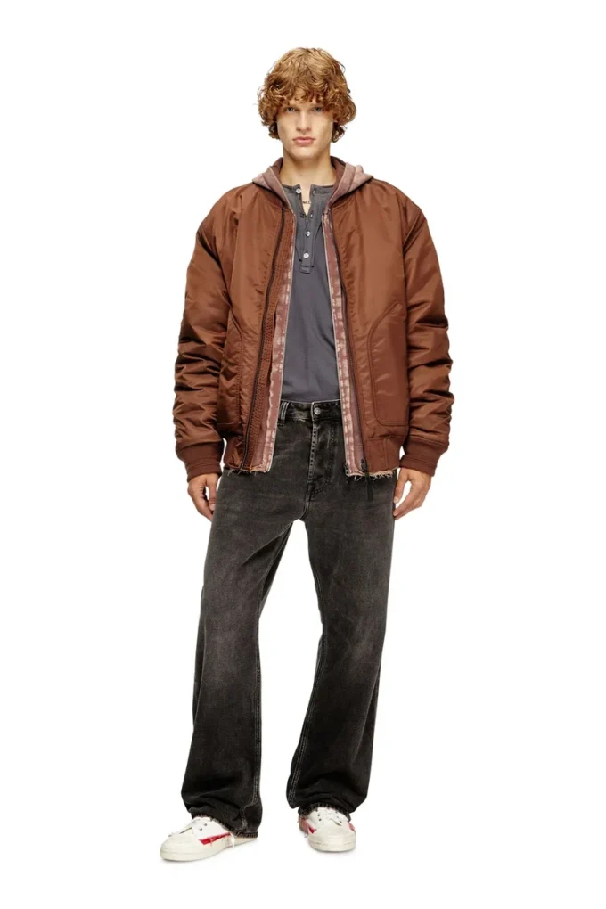 j-held Bomberjacke aus wattiertem Nylon mit ovalem D j-held Bomberjacke aus wattiertem Nylon mit ovalem D