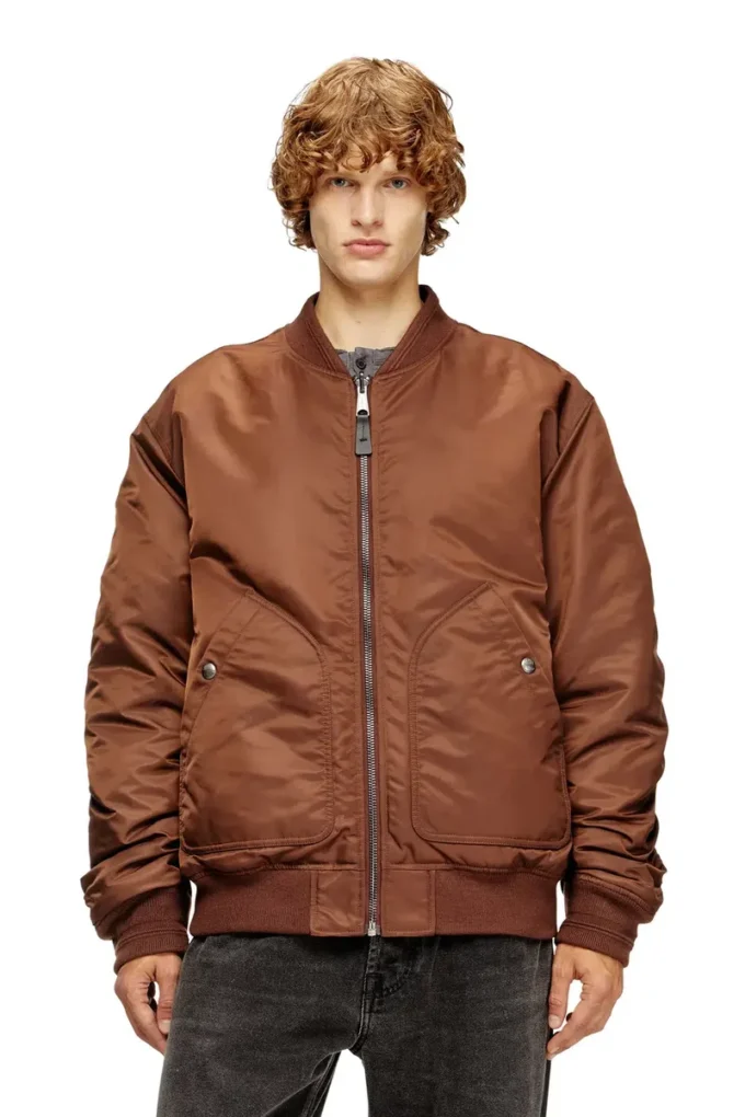 j-held Bomberjacke aus wattiertem Nylon mit ovalem D j-held Bomberjacke aus wattiertem Nylon mit ovalem D