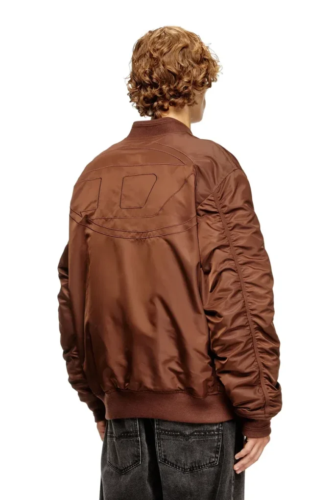 j-held Bomberjacke aus wattiertem Nylon mit ovalem D j-held Bomberjacke aus wattiertem Nylon mit ovalem D