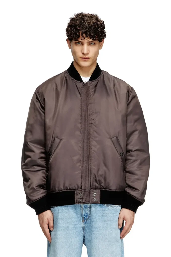 j-held Bomberjacke aus wattiertem Nylon mit ovalem D