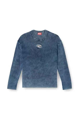 k-darren-d Ausgeschnittener Pullover mit Rippstrick und ovaler D-Plakette