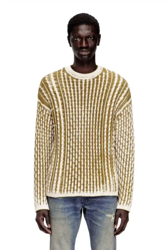 k-moise Pullover mit Zopfmuster und umgekehrtem Aufdruck