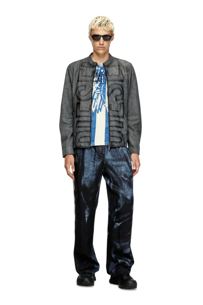 l-evert-a Bikerjacke aus behandeltem Leder mit verblasstem Logo