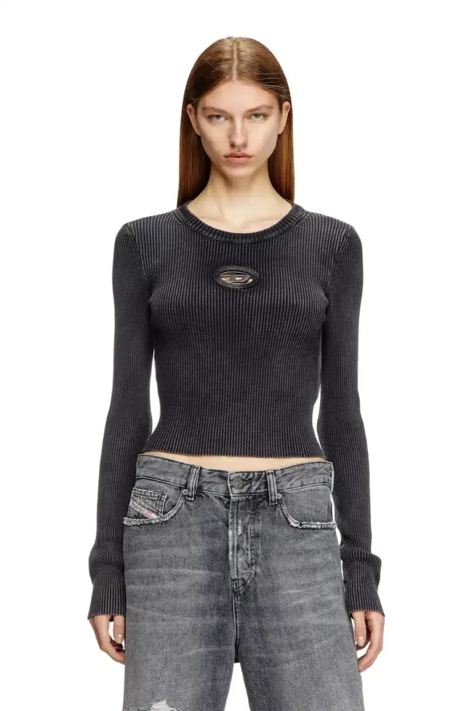 m-anchor-a Kurzer Pullover mit ausgeschnittenem Logo m-anchor-a Kurzer Pullover mit ausgeschnittenem Logo
