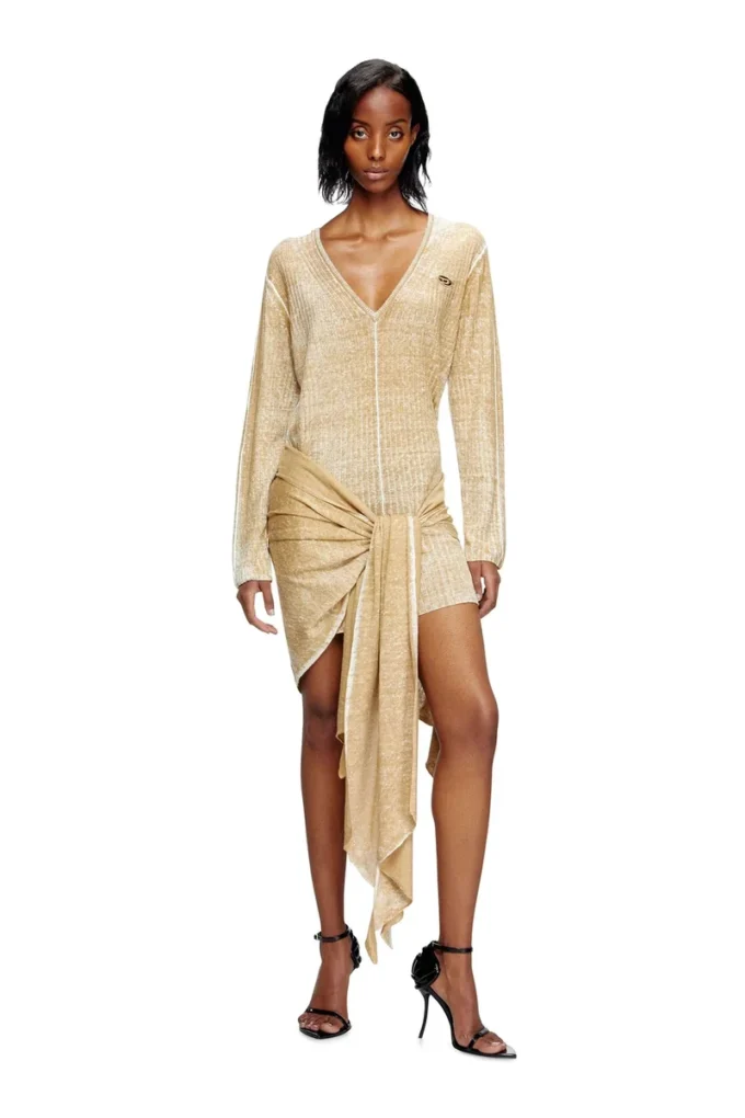m-egaknot Strickkleid mit Bindegürtel an der Hüfte