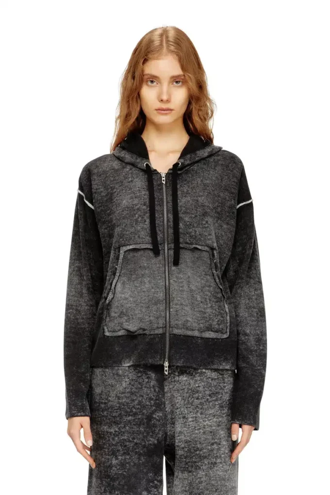 m-hermine Strickjacke mit Kapuze und Reverse-Print aus Wolle