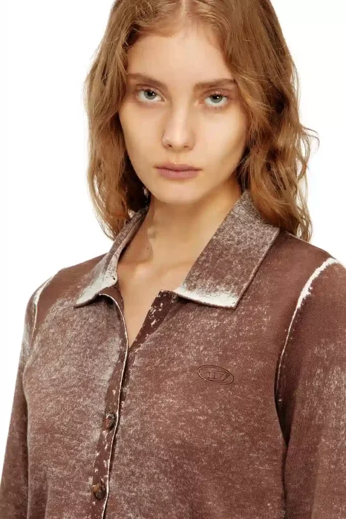 m-loren Strickjacke mit verblasstem Rückseitendruck