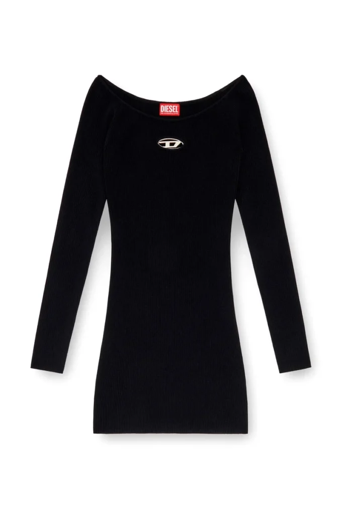 m-vera Schulterfreies Kleid aus geripptem Strick