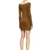 m-vera Schulterfreies Kleid aus geripptem Strick
