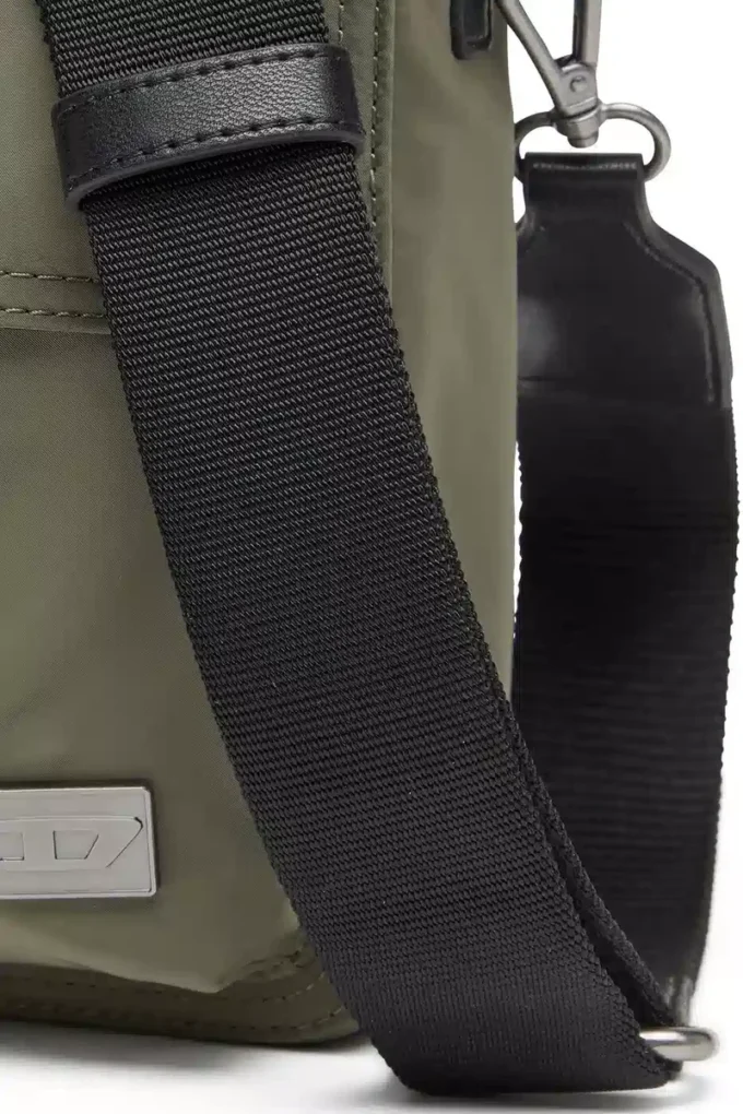 multi-pkts crossbody x Multi-Pkts-Umhängetasche in praktischer Ausführung