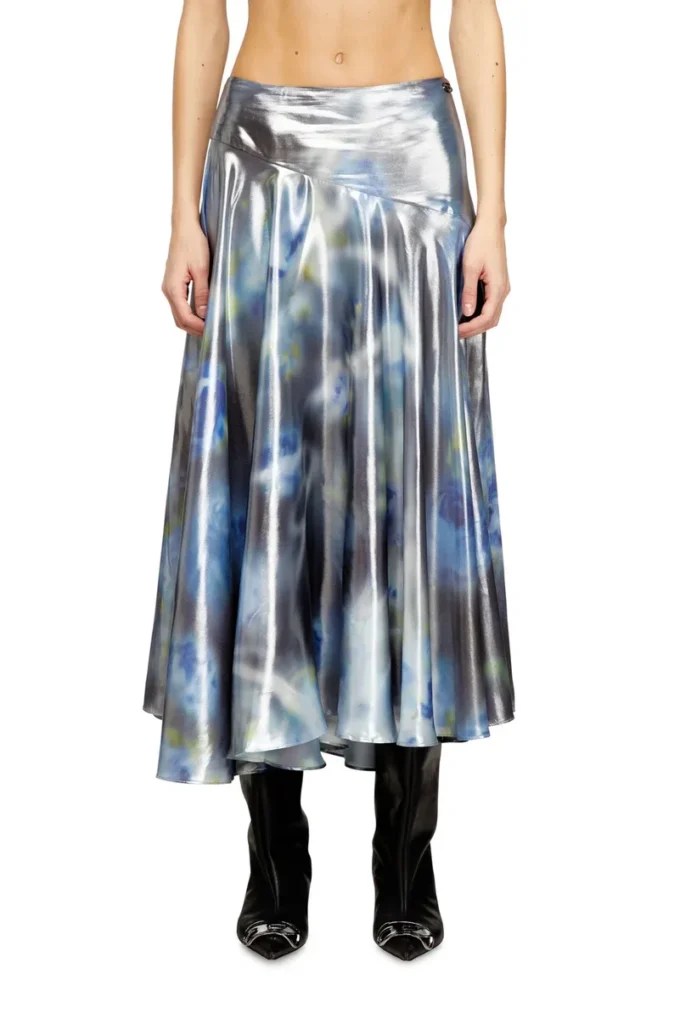 o-zulie-s2 Metallic-Midirock mit verschwommenem Rosenprint