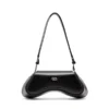 play crossbody Play-Crossbody-Tasche aus seidenmattem Leder play crossbody Play-Crossbody-Tasche aus seidenmattem Leder