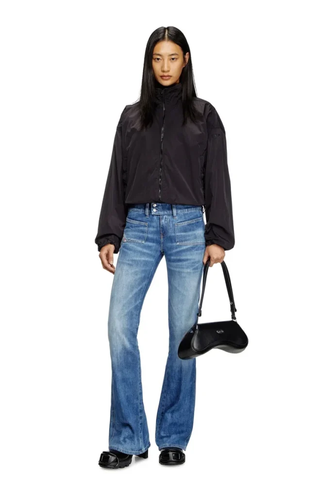play crossbody Play-Crossbody-Tasche aus seidenmattem Leder play crossbody Play-Crossbody-Tasche aus seidenmattem Leder