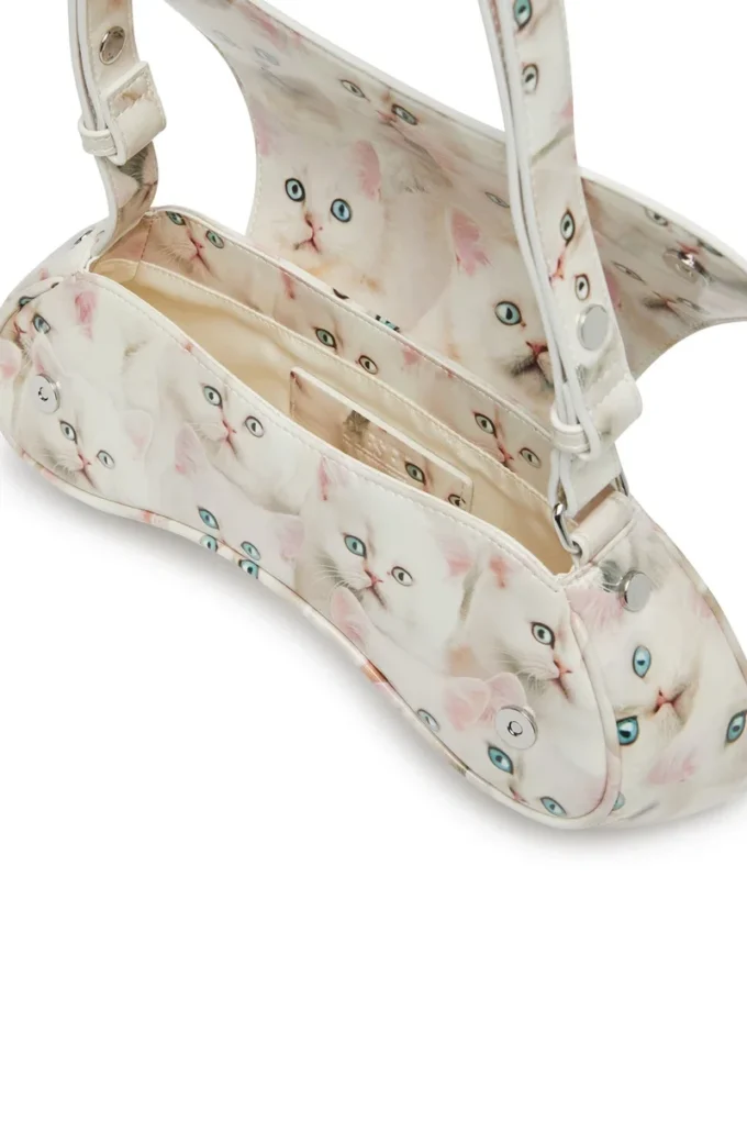 play crossbody Play-Umhängetasche aus bedrucktem, glänzendem PU play crossbody Play-Umhängetasche aus bedrucktem, glänzendem PU