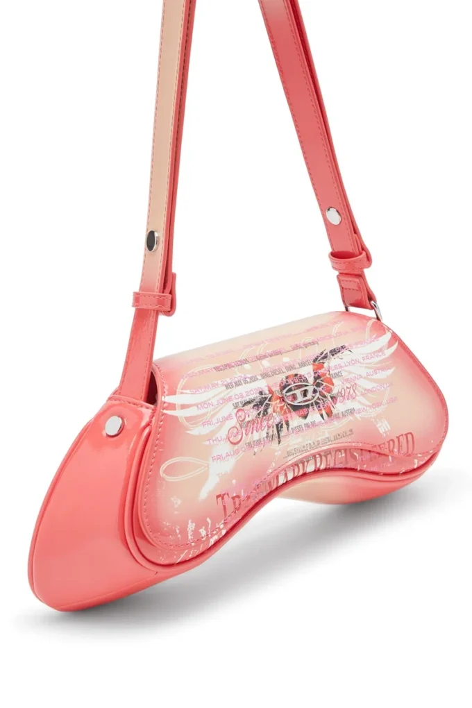 play crossbody Play-Umhängetasche aus bedrucktem, glänzendem PU play crossbody Play-Umhängetasche aus bedrucktem, glänzendem PU