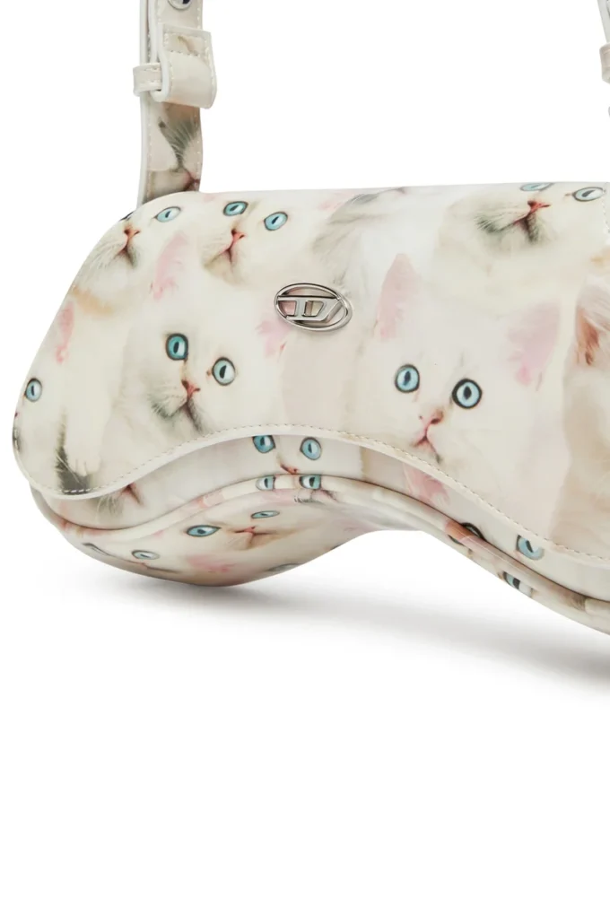 play crossbody Play-Umhängetasche aus bedrucktem, glänzendem PU play crossbody Play-Umhängetasche aus bedrucktem, glänzendem PU
