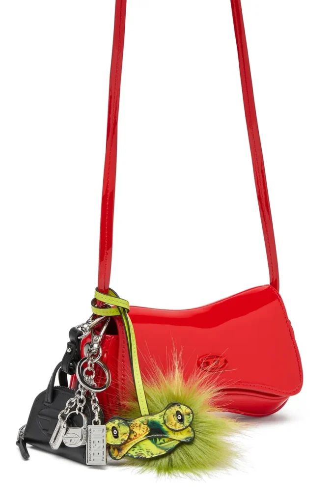 play crossbody xs Play-Small Umhängetasche aus glänzendem PU