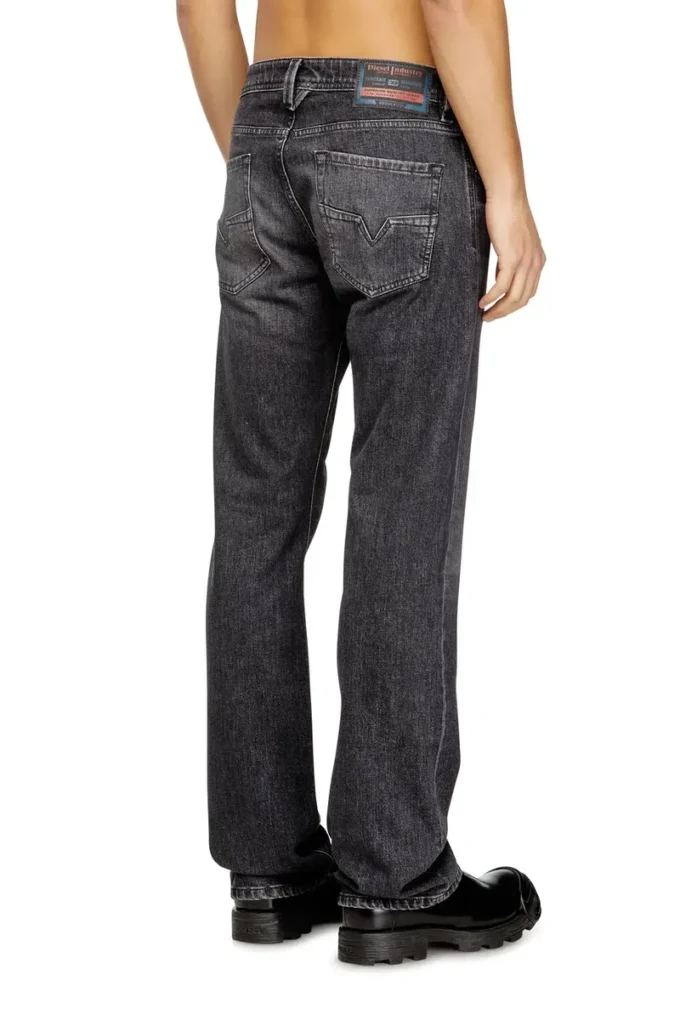 Regular Jeans 1985 Larkee 09n49 Nächstgelegenes Geschäft finden