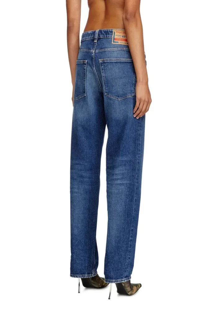 Regular Jeans 1988 d-ark 09l21 Nächstgelegenes Geschäft finden