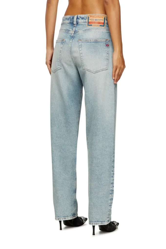 Regular Jeans 1988 D-Ark 09M21 Nächstgelegenes Geschäft finden