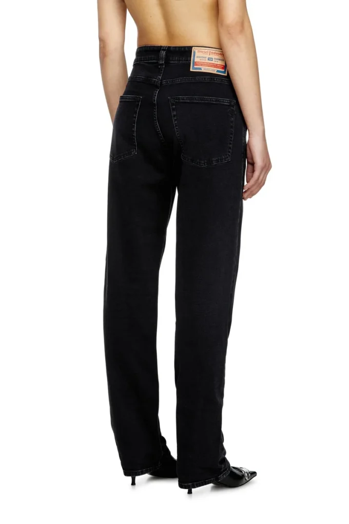 Regular Jeans 1988 D-Ark 09M69 Nächstgelegenes Geschäft finden