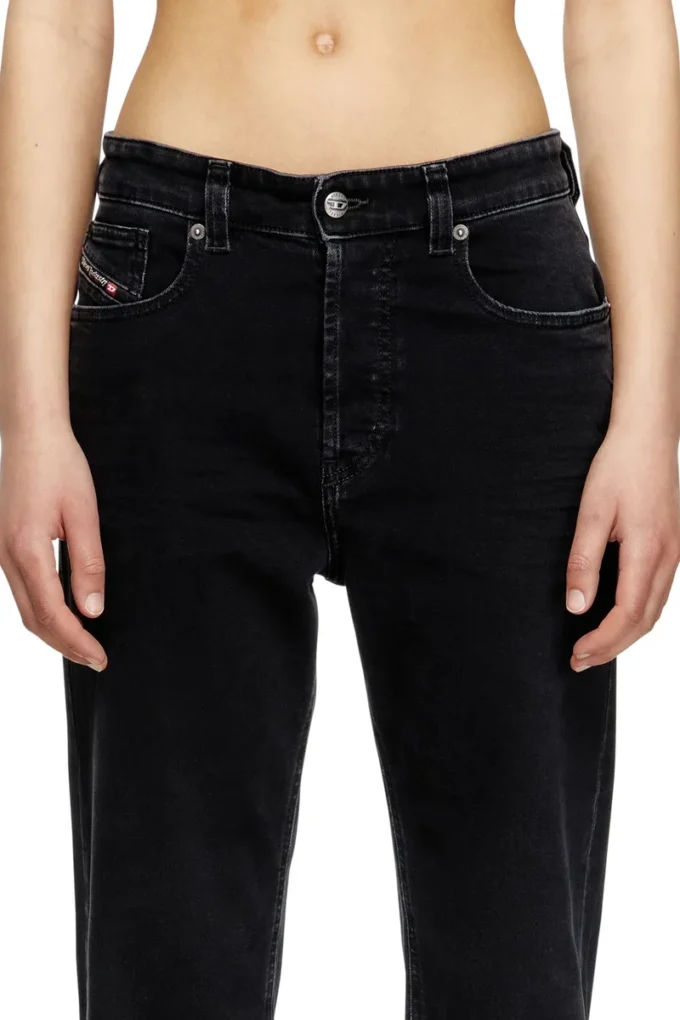 Regular Jeans 1988 D-Ark 09M69 Nächstgelegenes Geschäft finden