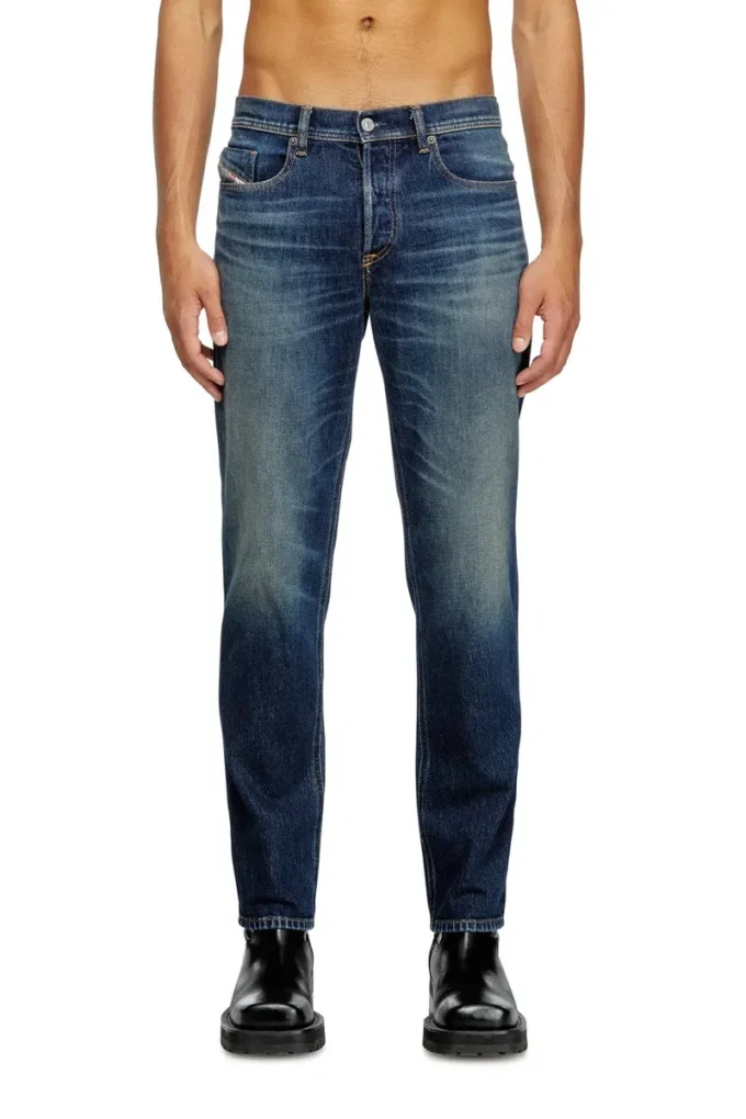 Regular Jeans 2023 D-Finitive 09m10 Nächstgelegenes Geschäft finden