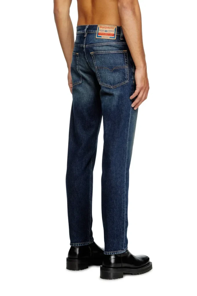 Regular Jeans 2023 D-Finitive 09m10 Nächstgelegenes Geschäft finden