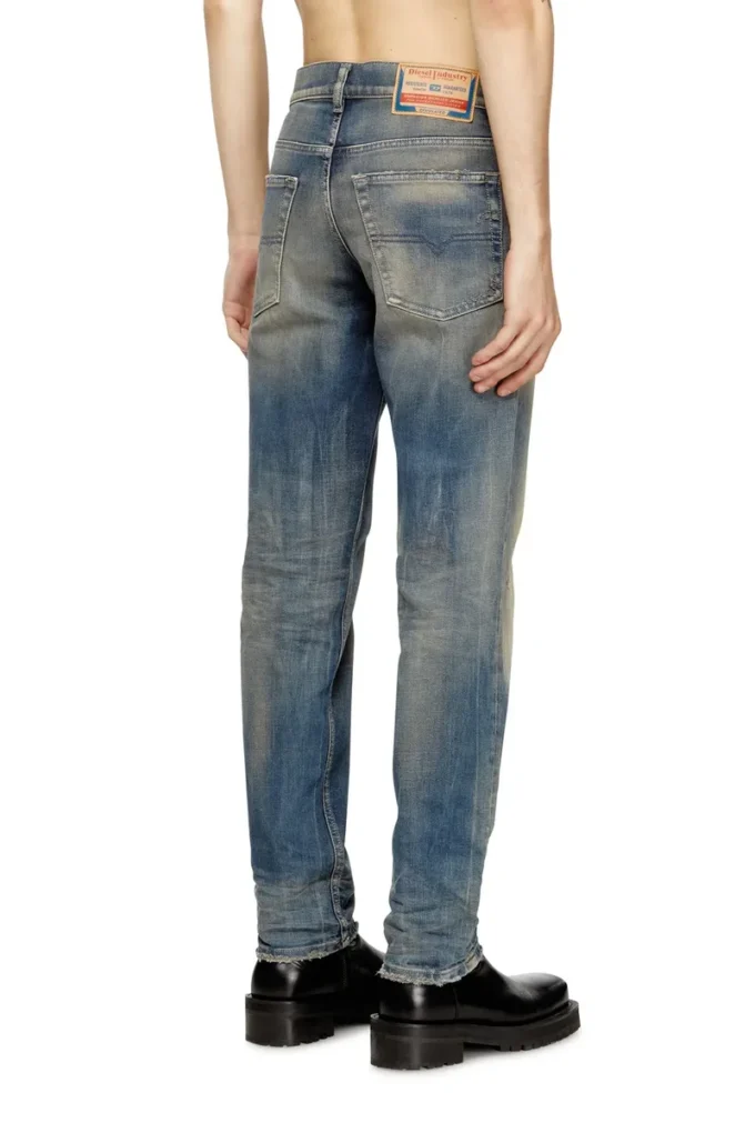 Regular Jeans 2023 D-Finitive 09m18 Nächstgelegenes Geschäft finden