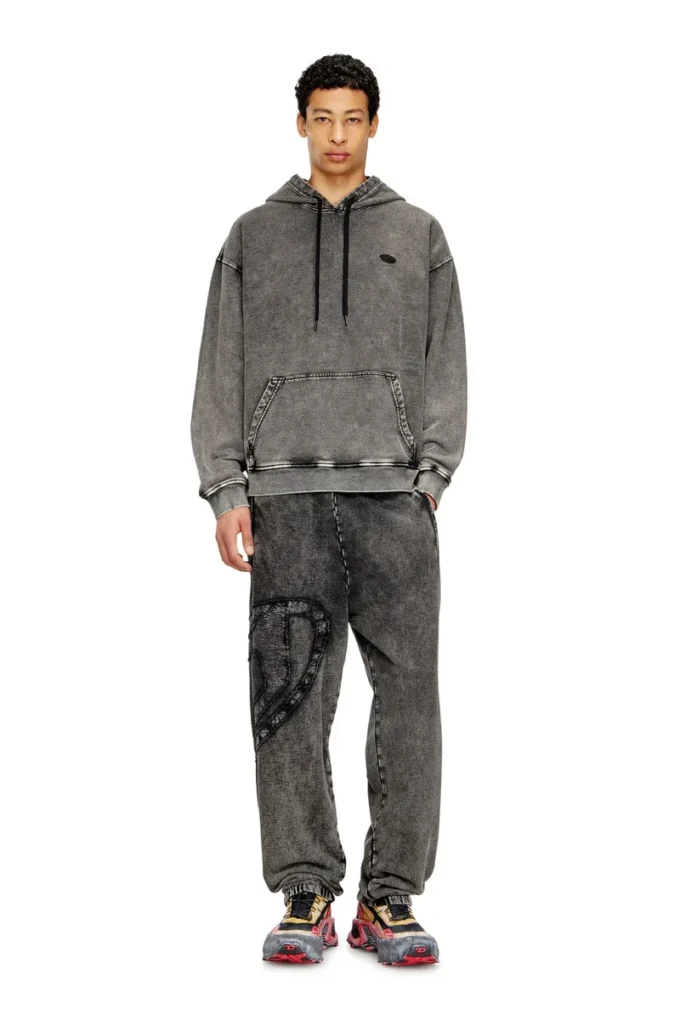 s-boxt-hood-den Hoodie mit Raw-Cut-Patch auf der Rückseite s-boxt-hood-den Hoodie mit Raw-Cut-Patch auf der Rückseite