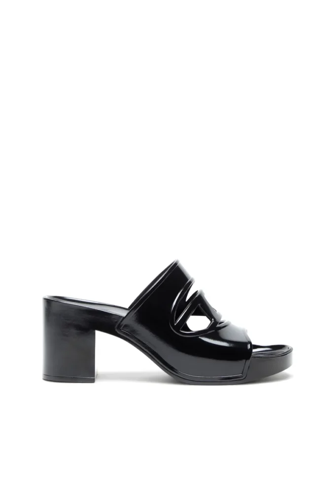 sa-bonnie Sa-Bonnie-Heeled Gummi-Pantoletten mit ausgeschnittenem Logo sa-bonnie Sa-Bonnie-Heeled Gummi-Pantoletten mit ausgeschnittenem Logo