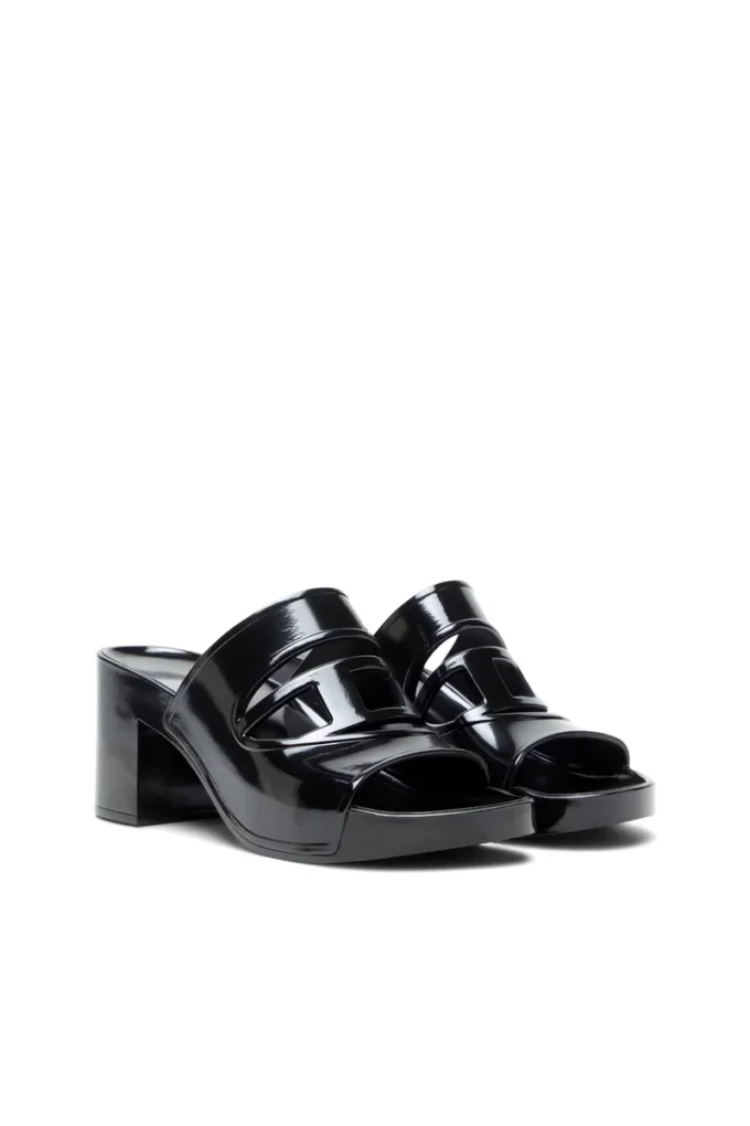 sa-bonnie Sa-Bonnie-Heeled Gummi-Pantoletten mit ausgeschnittenem Logo sa-bonnie Sa-Bonnie-Heeled Gummi-Pantoletten mit ausgeschnittenem Logo