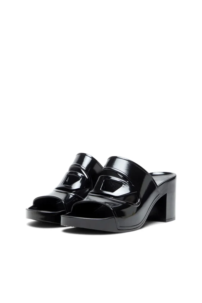 sa-bonnie Sa-Bonnie-Heeled Gummi-Pantoletten mit ausgeschnittenem Logo sa-bonnie Sa-Bonnie-Heeled Gummi-Pantoletten mit ausgeschnittenem Logo