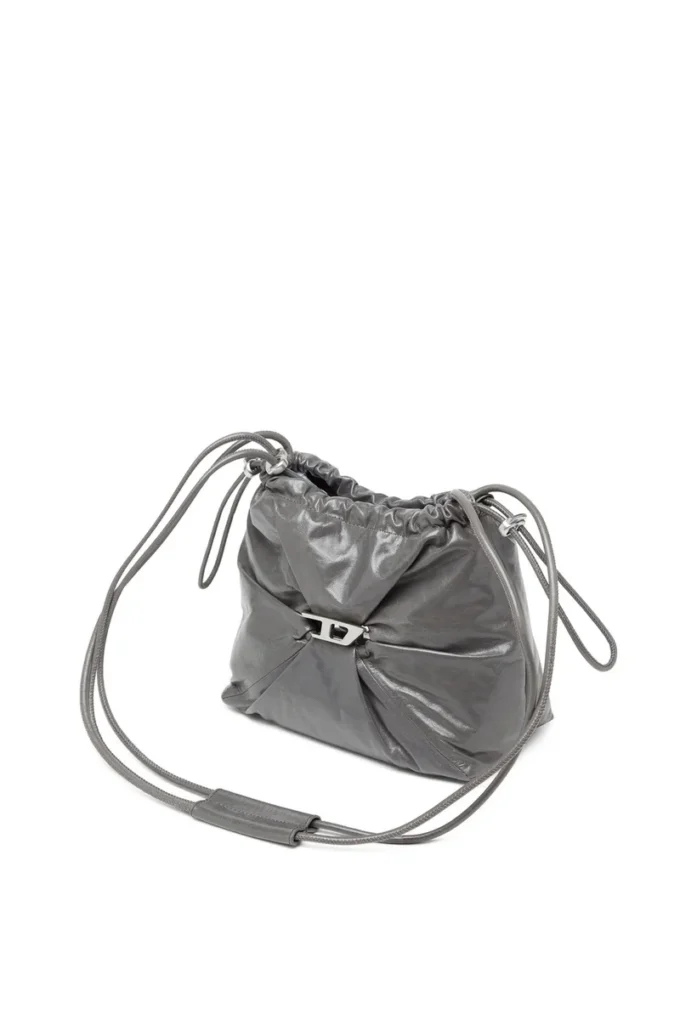 Scrunch-D-Bucket Scrunch-D-Bucket-Tasche aus glänzendem, geknittertem Leder