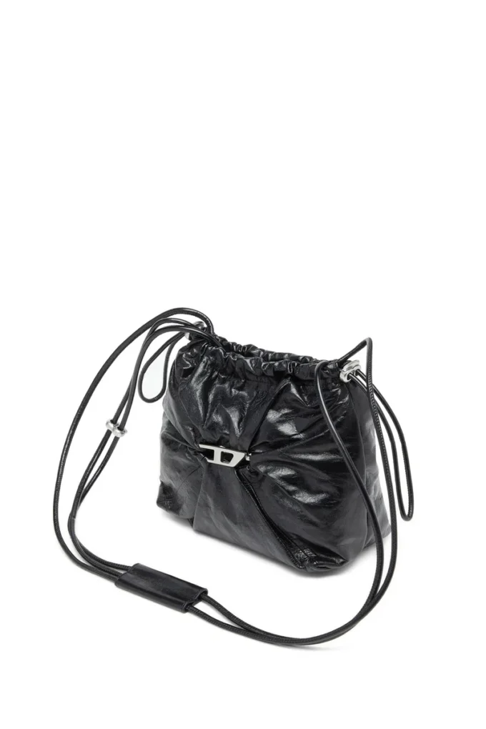 Scrunch-D-Bucket Scrunch-D-Bucket-Tasche aus glänzendem, geknittertem Leder
