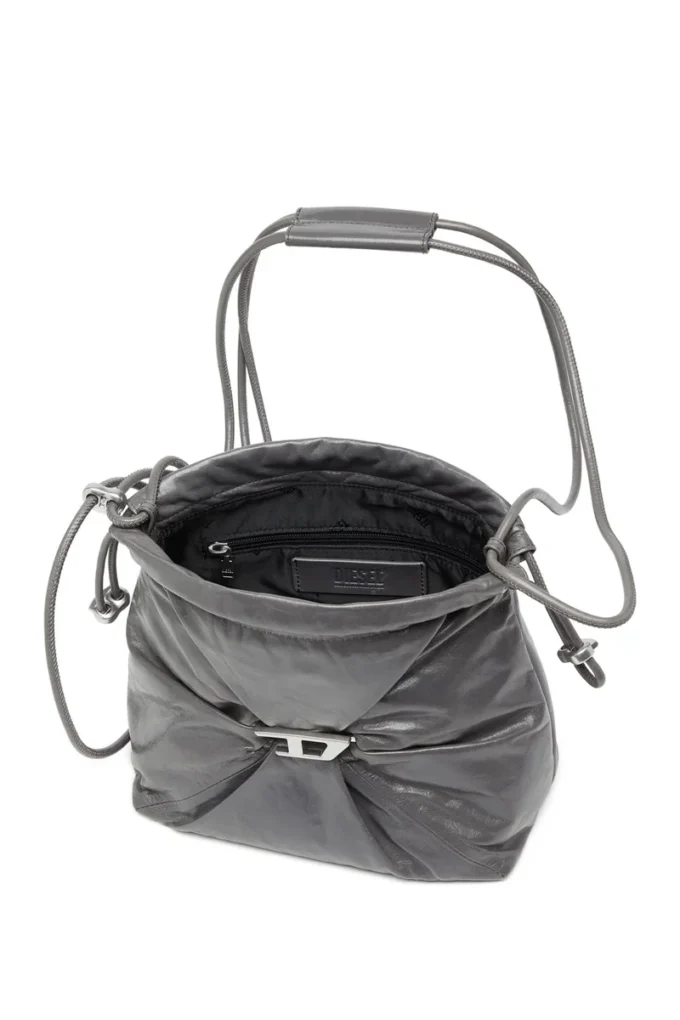 Scrunch-D-Bucket Scrunch-D-Bucket-Tasche aus glänzendem, geknittertem Leder