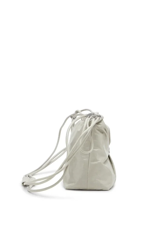 Scrunch-D-Bucket Scrunch-D-Bucket-Tasche aus glänzendem, geknittertem Leder